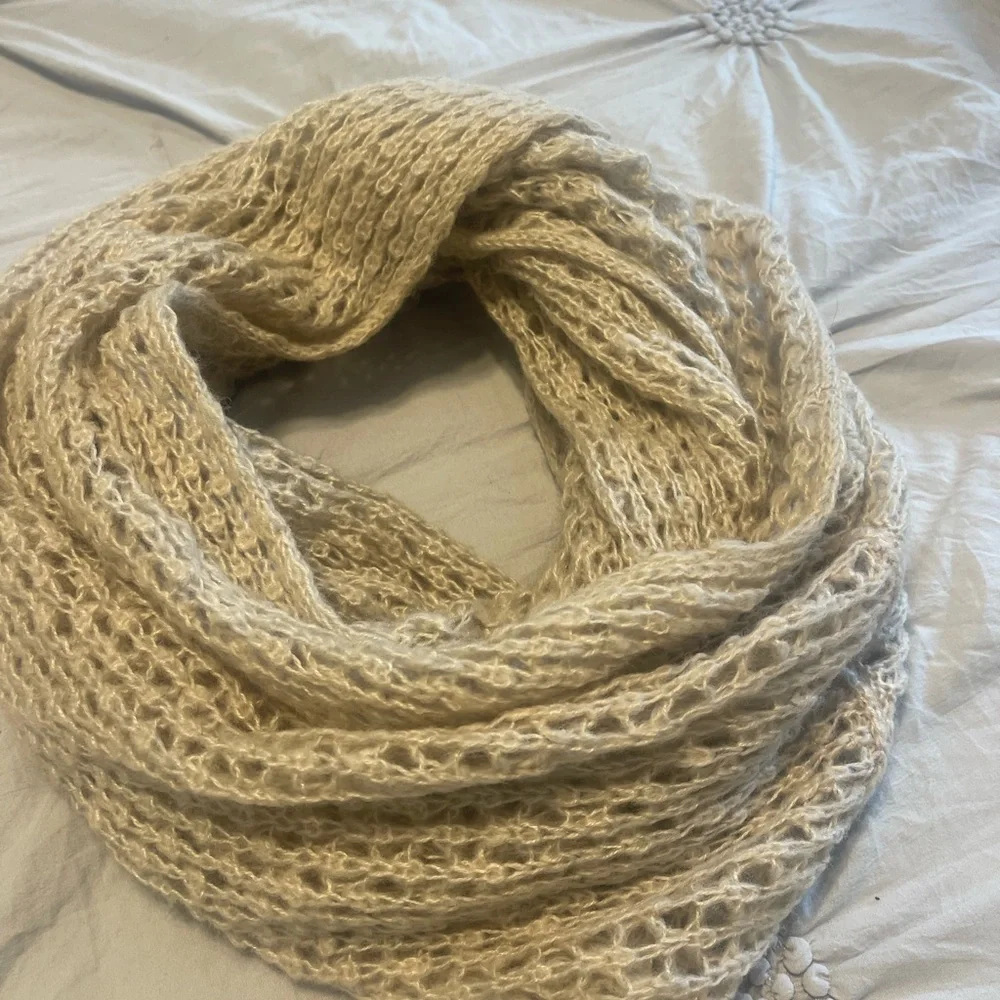 BOUTIQUE | light beige/cream colored scarf - Picture 1 of 2